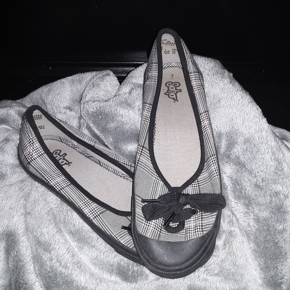 Womens Flats